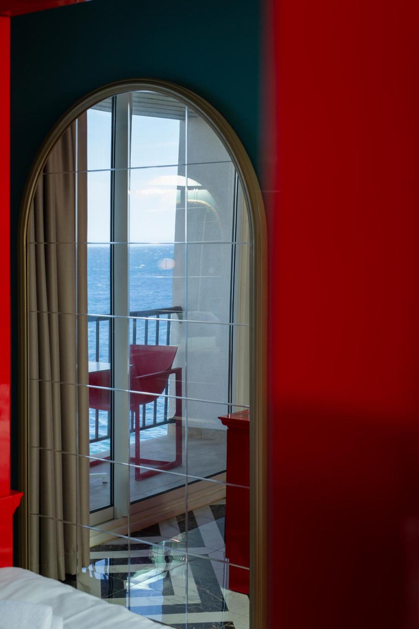 La Pietra Restaurant & Hotel