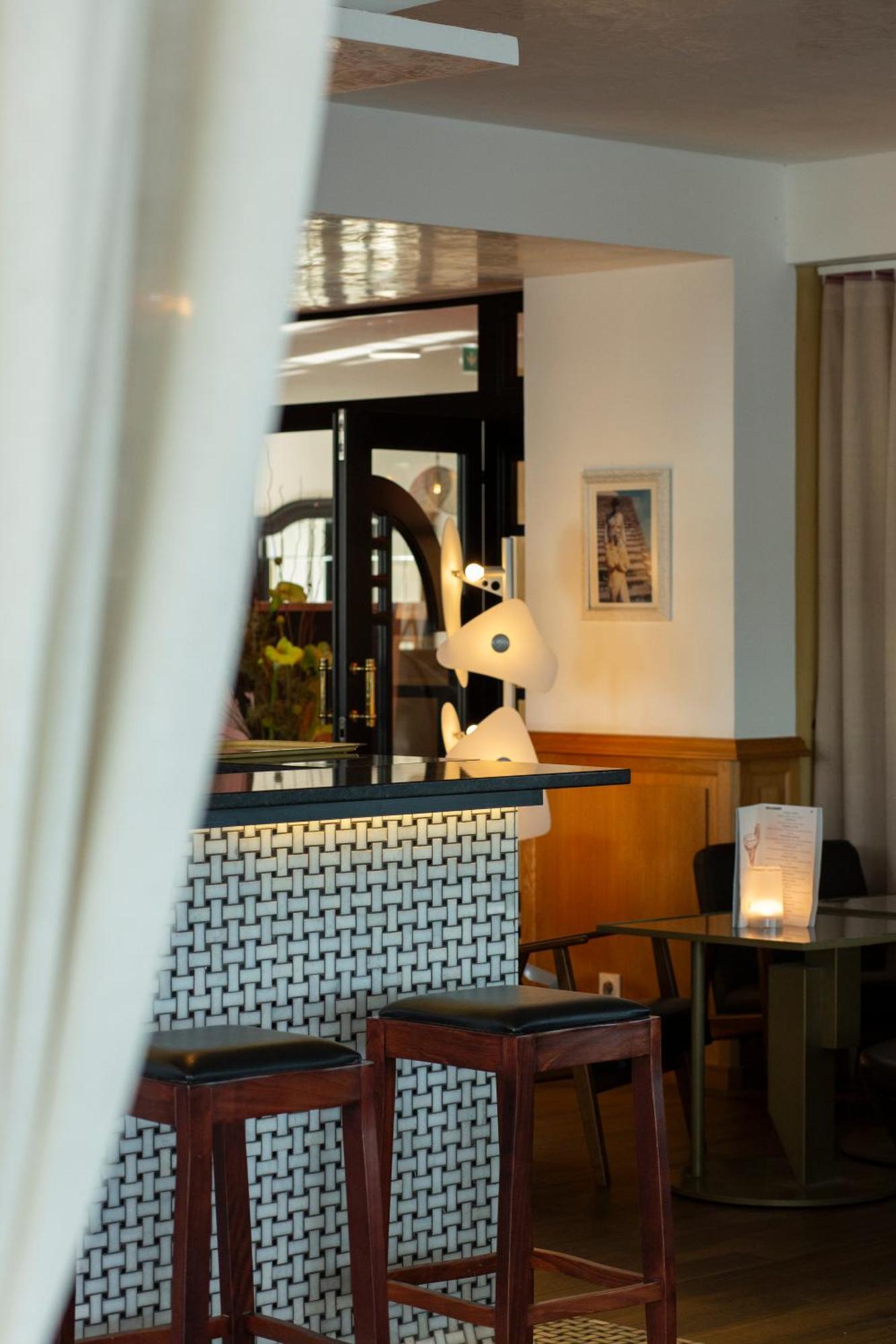 La Pietra Restaurant & LʼÎle-Rousse