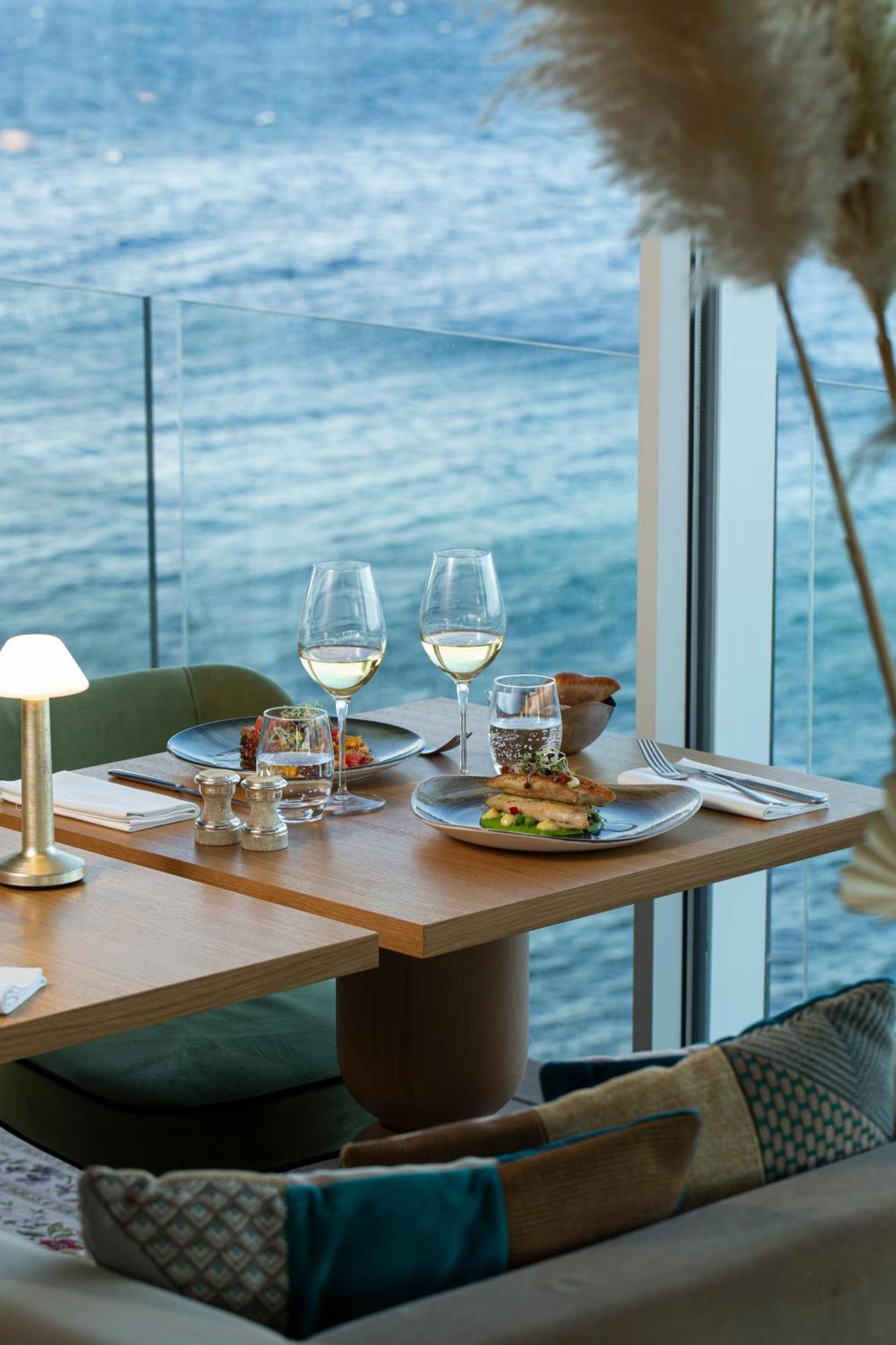 La Pietra Restaurant & Hotel
